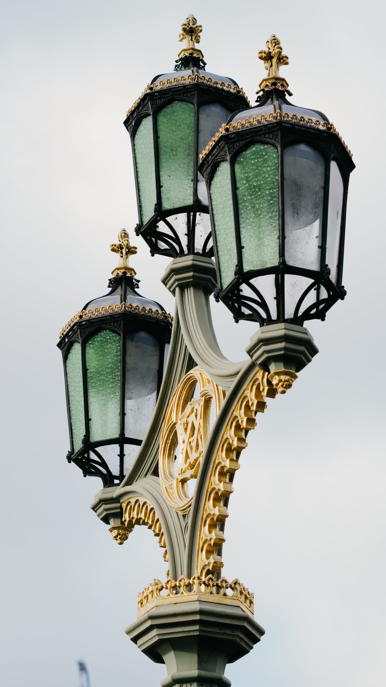 Green lamps on Westminster Bridge